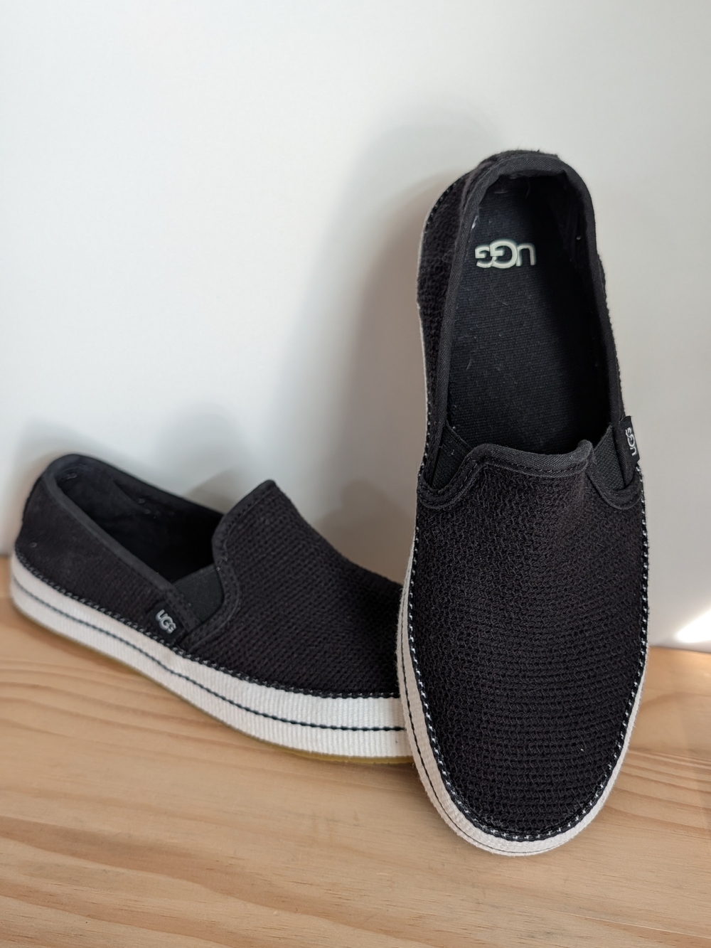 UGG Sammy Black Knit Slip-On Sneakers Size 7